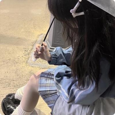 深蓝色的夜晚
